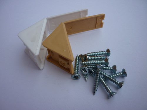 Corner connecting shelving